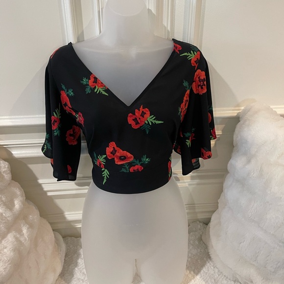 Express Small Floral Crop Top - Picture 2 of 5